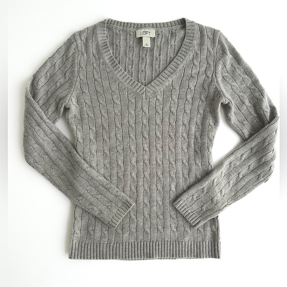 Ann Taylor Loft Grey Sweater Womens XS Cable Knit Pullover Top V Neck Stretch